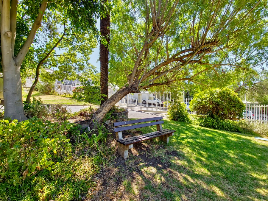 2 Bedroom Property for Sale in Green Point Western Cape